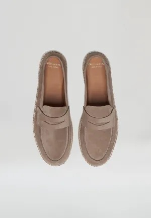 Loafers - Taupe Suede