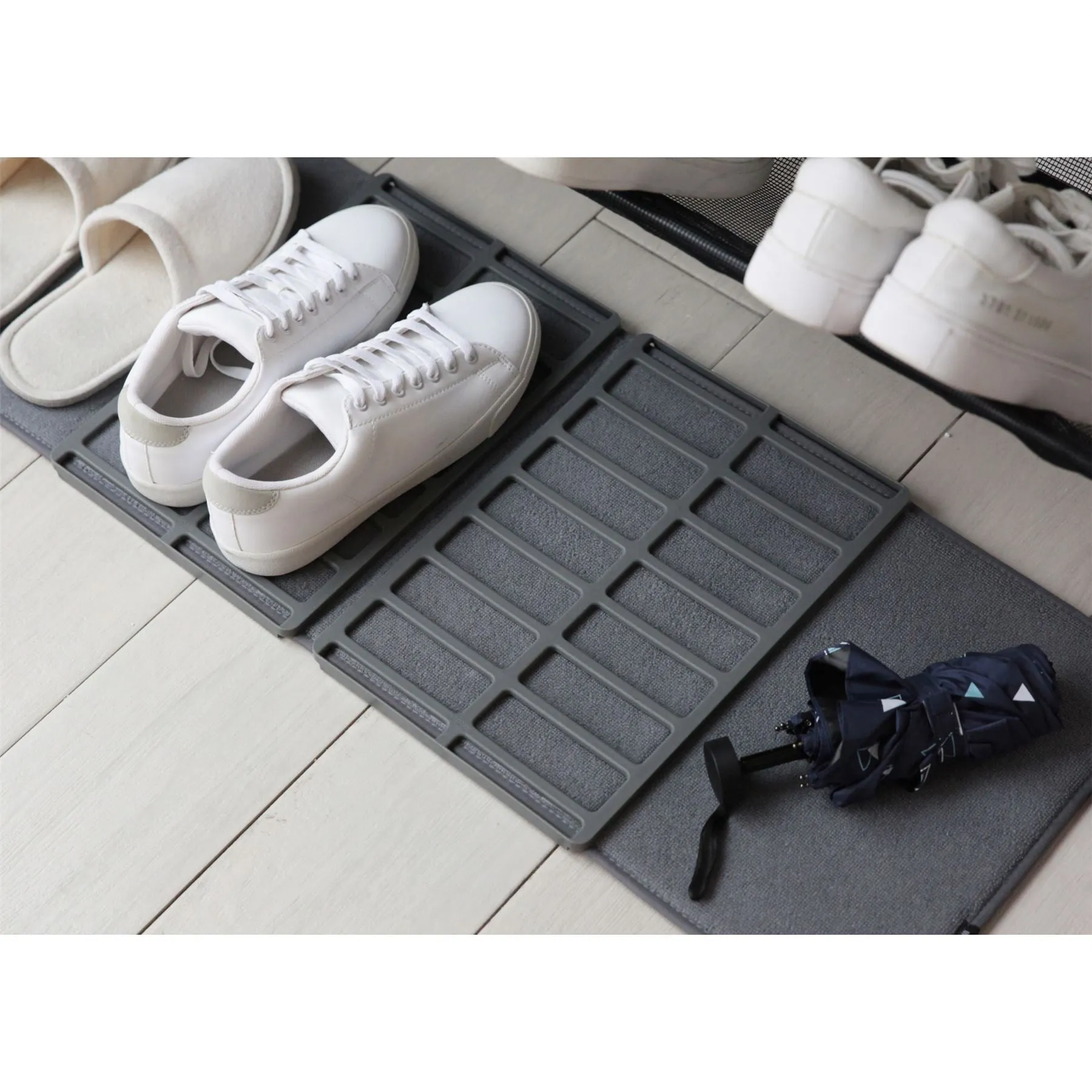 Umbra Shoe Dry Shoe Rack in Charcoal